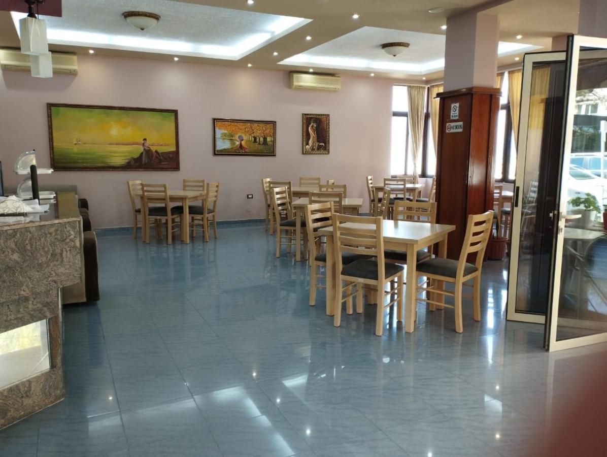 Vila 3 Rooms Durrës Kültér fotó